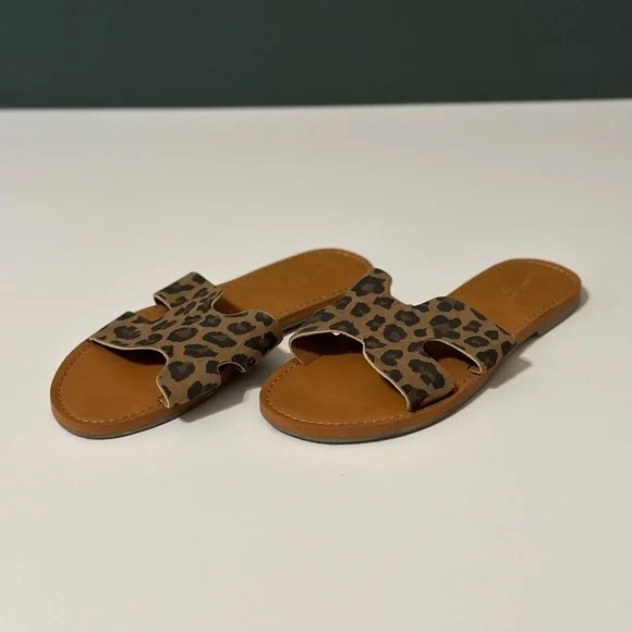 Universal Thread Leopard Print Slide Sandals Size: 5.5 - Picture 5 of 5